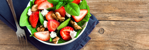 Frühlingsküche: Erdbeeren mal anders – Erdbeersalat mit Feta und gegrillten Erdbeeren