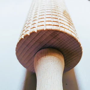 Marzipanrolle mit Rillen aus Buche (48 cm)