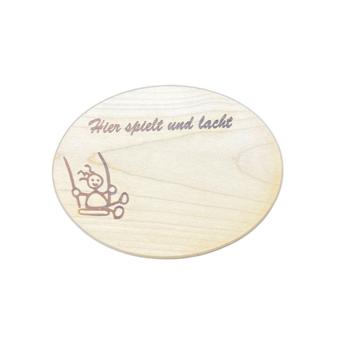 Türschild aus Ahorn "Hier spielt und lacht" mit Gravur