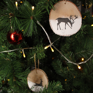 Die Holzwarenfabrik Weihnachtsbaumhänger Baumscheibe, Deko Hirsche