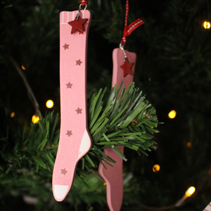 Die Holzwarenfabrik Weihnachtsbaumhänger Socken rosa Deko 2