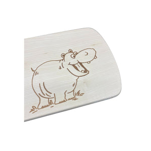 Die Holzwarenfabrik Frühstücksbrett Ahorn mit Motiv "lachendes Nilpferd" Detailansicht