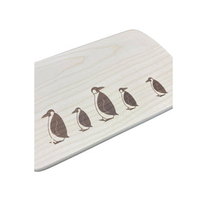 Die Holzwarenfabrik Frühstücksbrett Ahorn mit Motiv "Pinguine" Detailansicht