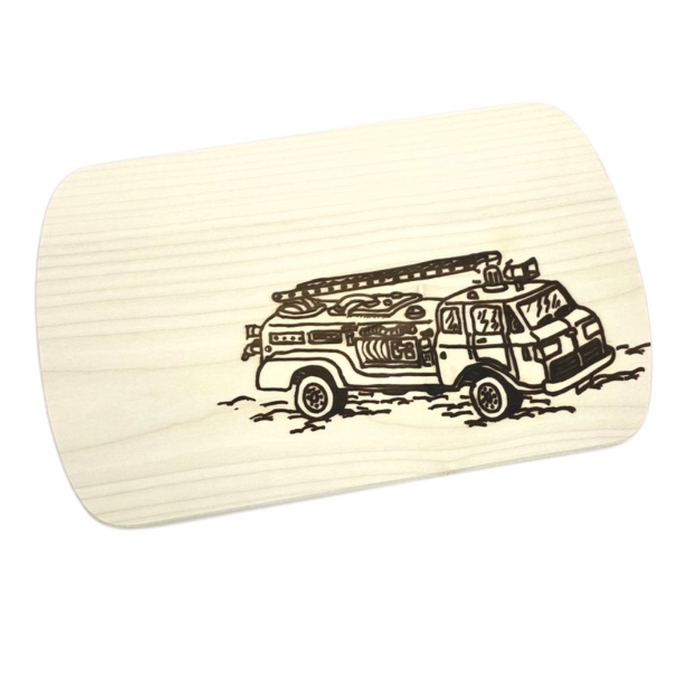 Frühstücksbrett mit Motiv Feuerwehrauto 24 x 15 cm